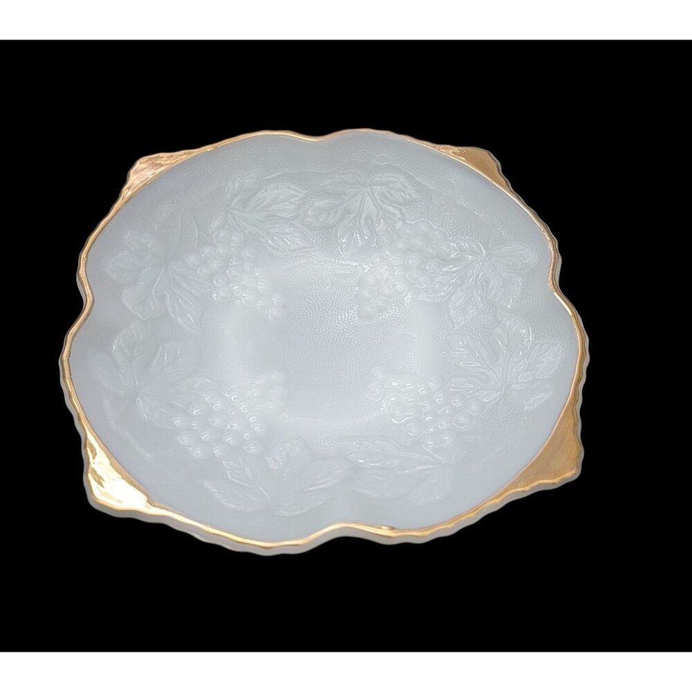 Vintage Anchor Hocking 22k Gold Trimmed Grapevine Vineyard Milk Glass Bowl Dish